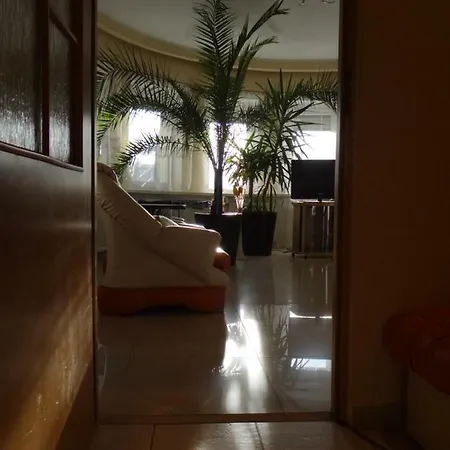 Korzeniowskiego 25 *