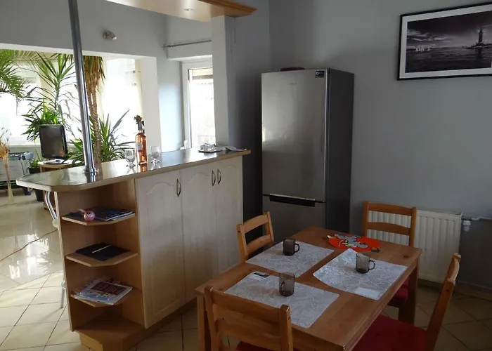 Korzeniowskiego 25 *