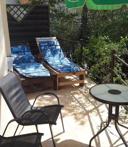 Korzeniowskiego 25 *